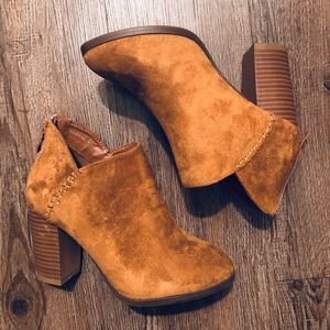 Refresh Sharpay 6.5 Tan Ankle Boots
